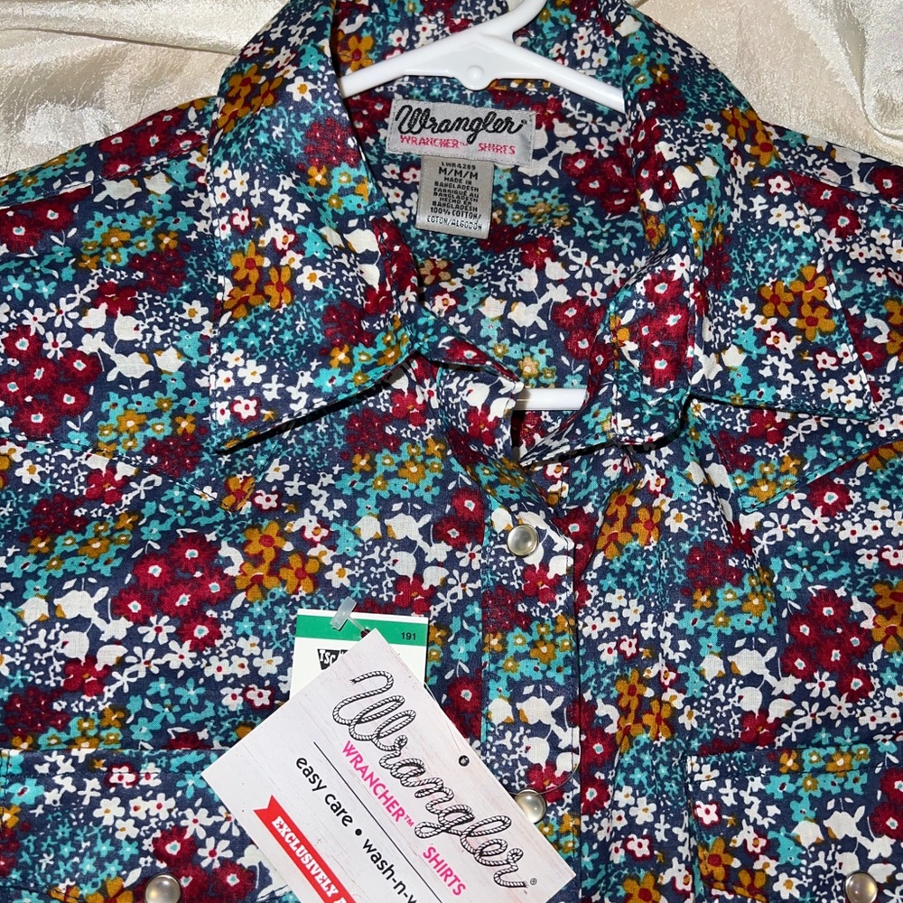 Smooth New Wrangler ditsy blue short sleeve top western women Medium red floral